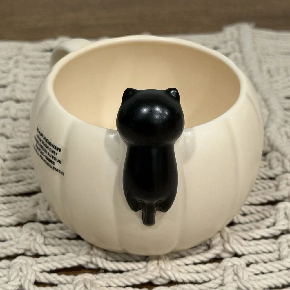 Starbucks 2026 Halloween Black Cat and Pumpkin Ceramic Mug NEW Peep Cat Pumpkin